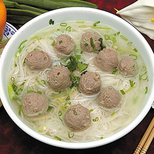 Order Phở Bò Viên food online from Phở Huỳnh Hiệp 2 - Kevin & Chris’s Noodle House store, San Francisco on bringmethat.com